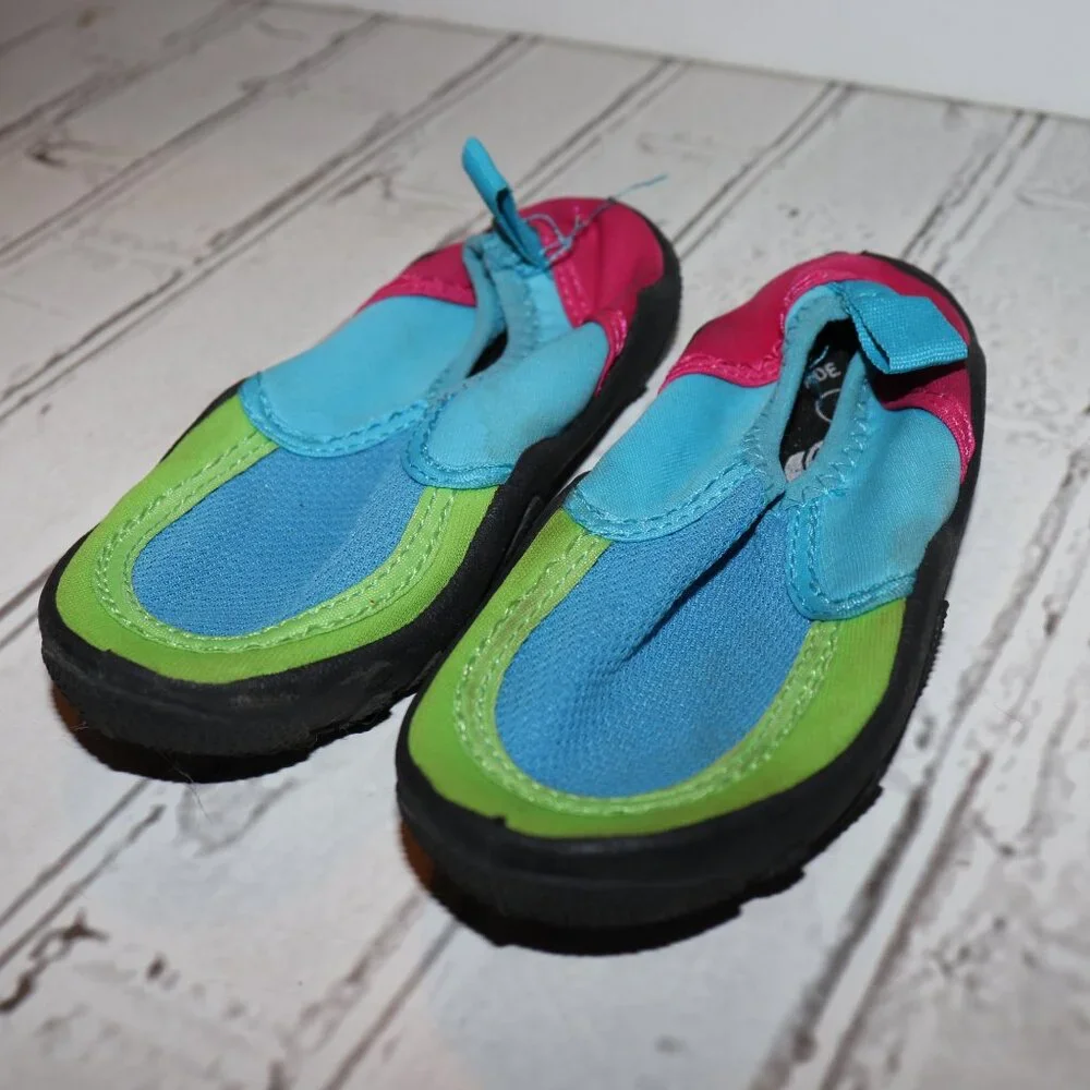 🖤 STRAND TODDLER WATER SHOES · SIZE 9 🌊